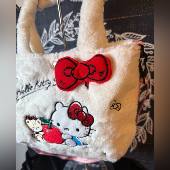 Hello Kitty Plush Tote and Planner Set - Picture 4 of 6